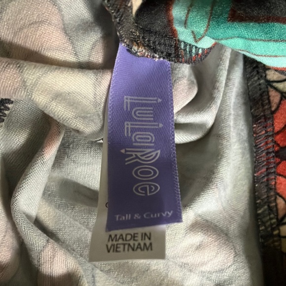 TC LLR LuLaRoe Disney leggings - Picture 3 of 3